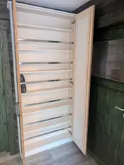 Flurmöbel aus Altholz