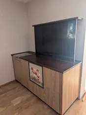 Wohnzimmer mit echten Gemälde auf Leinwand
