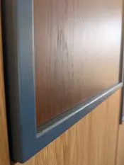Wohnzimmer mit echten Gemälde auf Leinwand