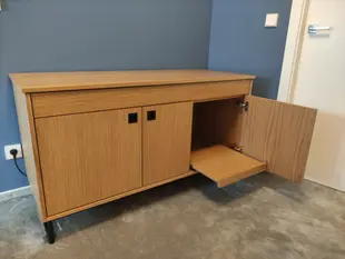 Sideboard und Schreibtisch in einem