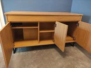 Sideboard und Schreibtisch in einem
